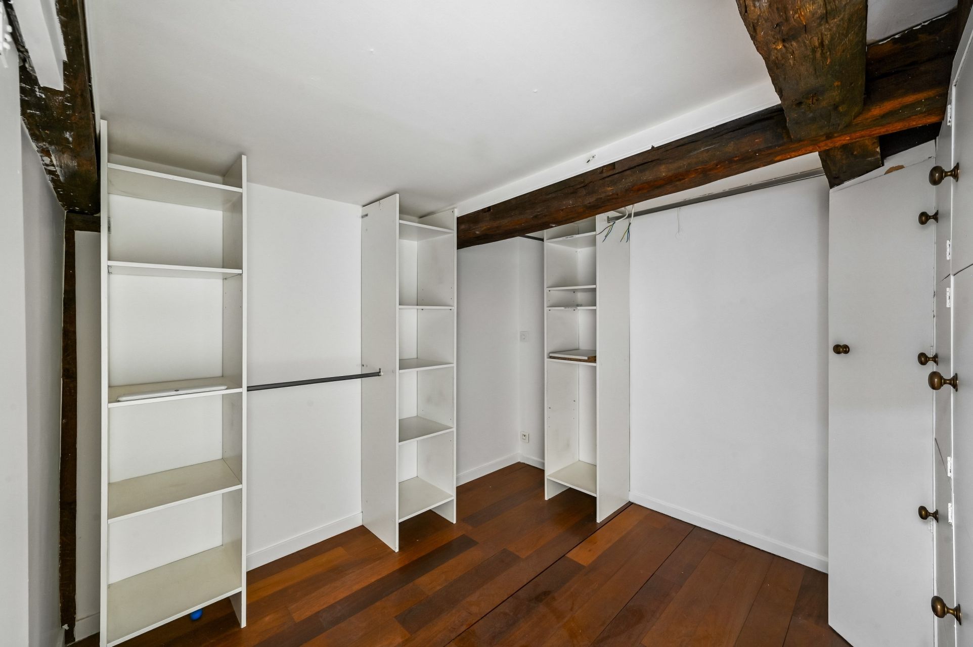 luxury apartment 4 Rooms for sale on PARIS (75001)