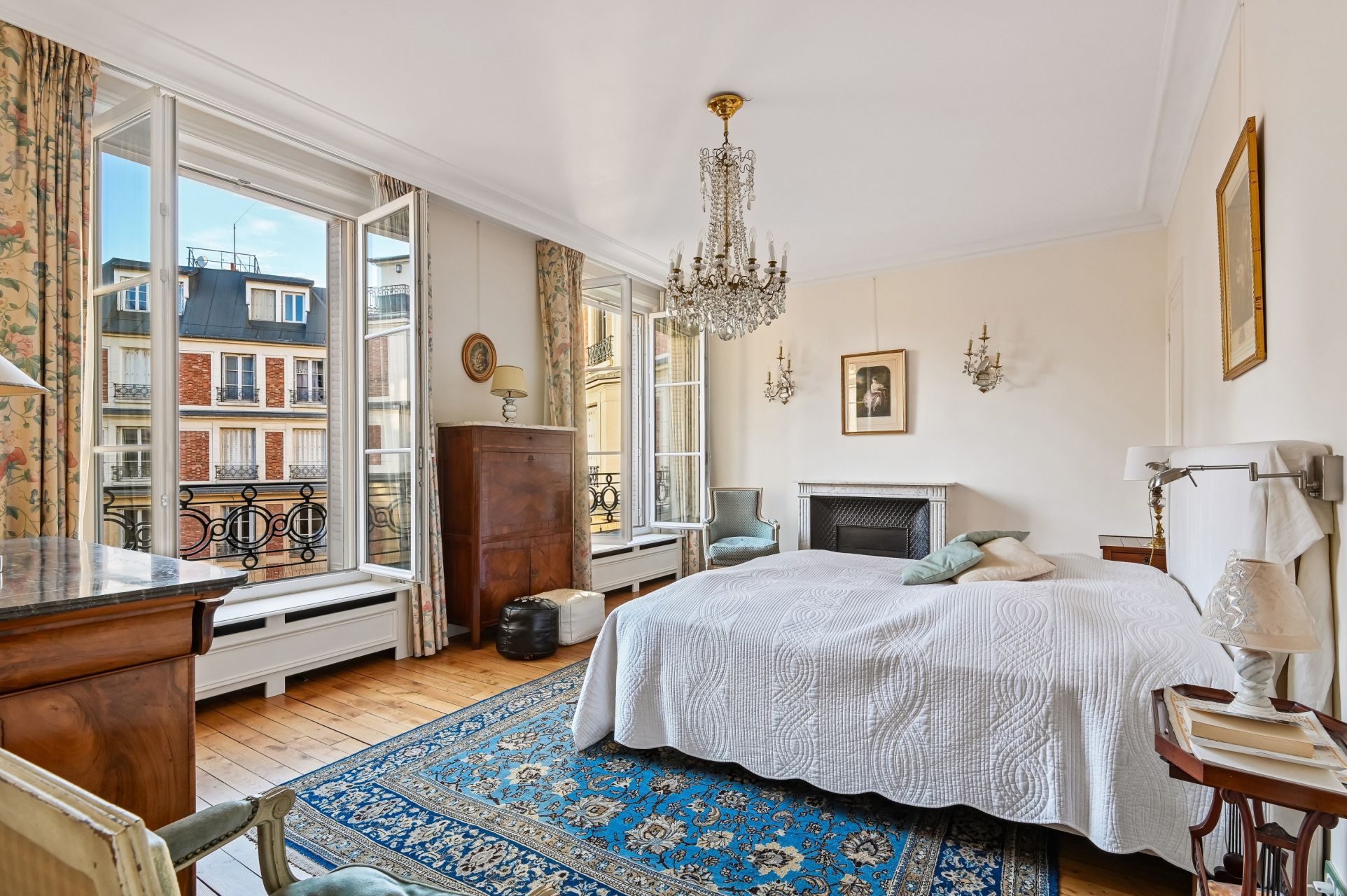 luxury apartment 9 Rooms for sale on PARIS (75007)