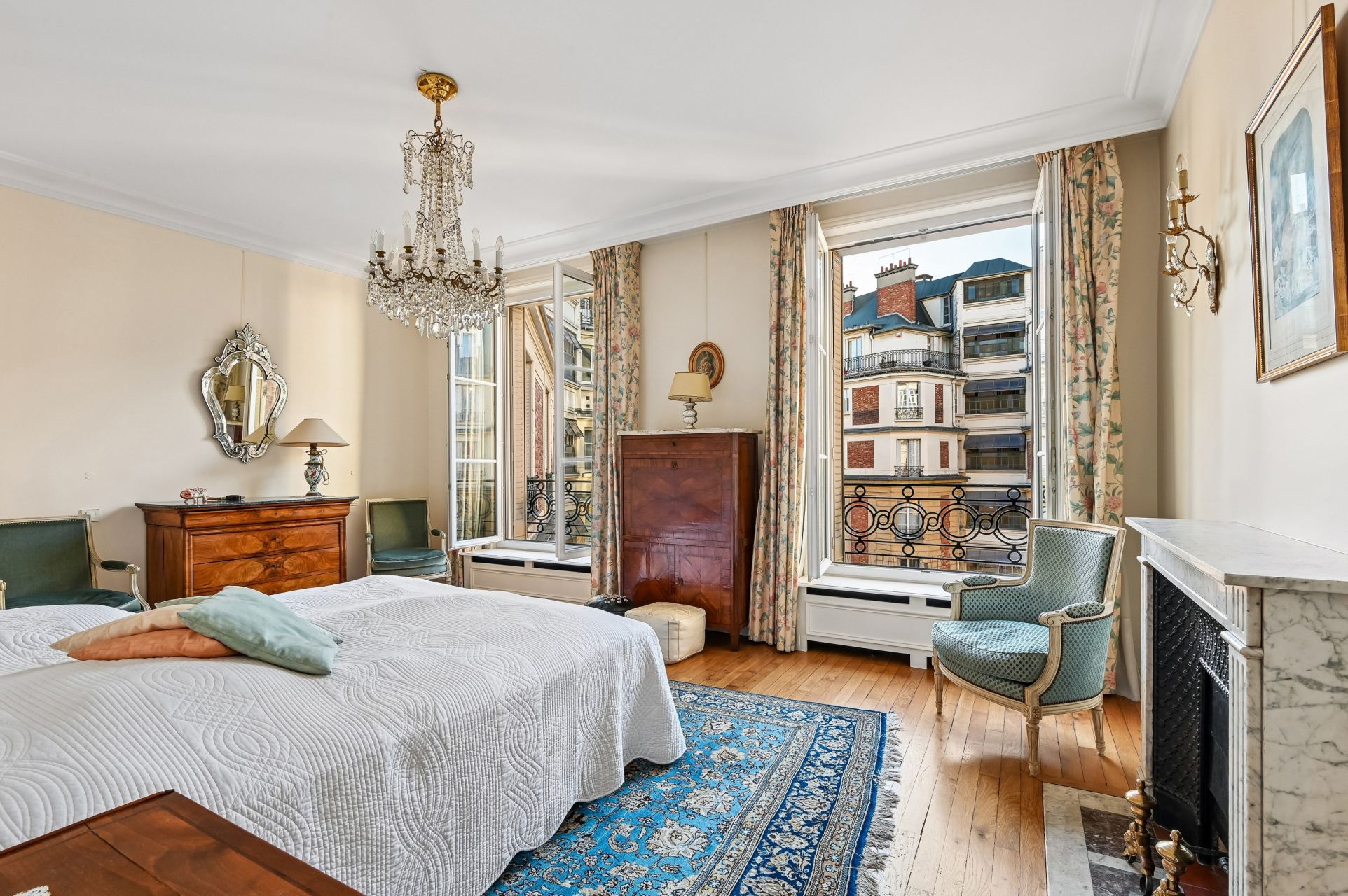 luxury apartment 9 Rooms for sale on PARIS (75007)