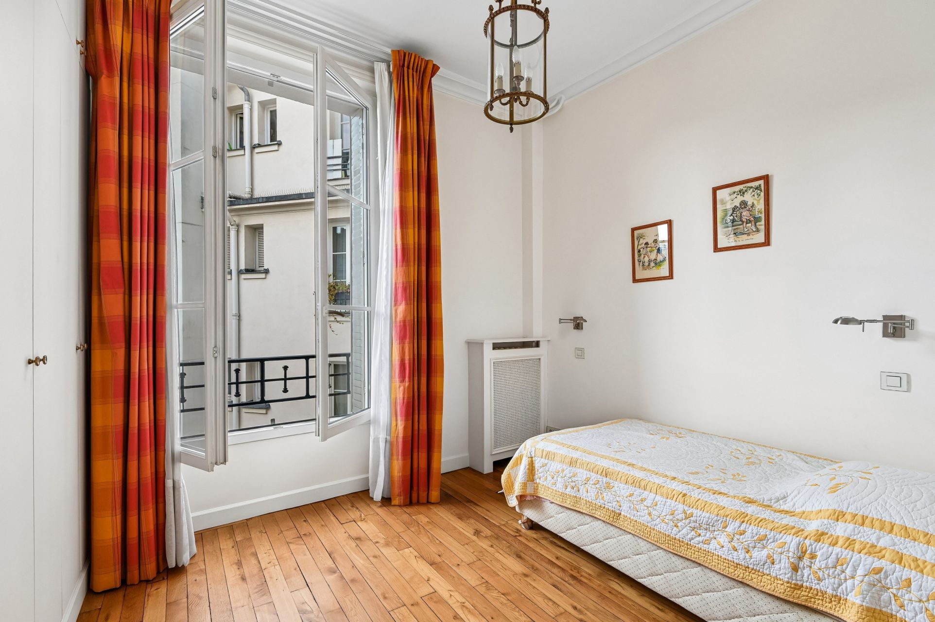 luxury apartment 9 Rooms for sale on PARIS (75007)