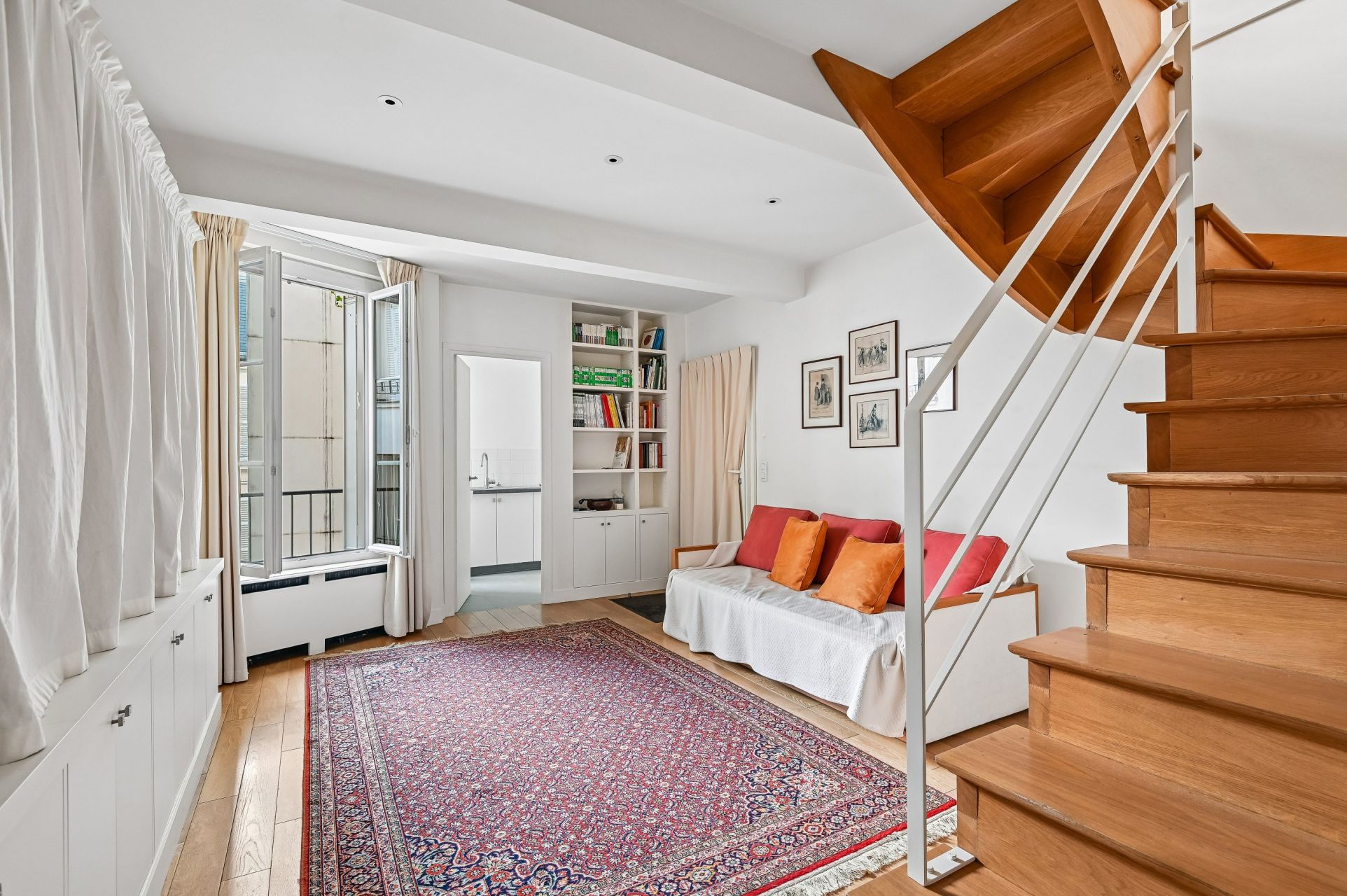 luxury apartment 9 Rooms for sale on PARIS (75007)