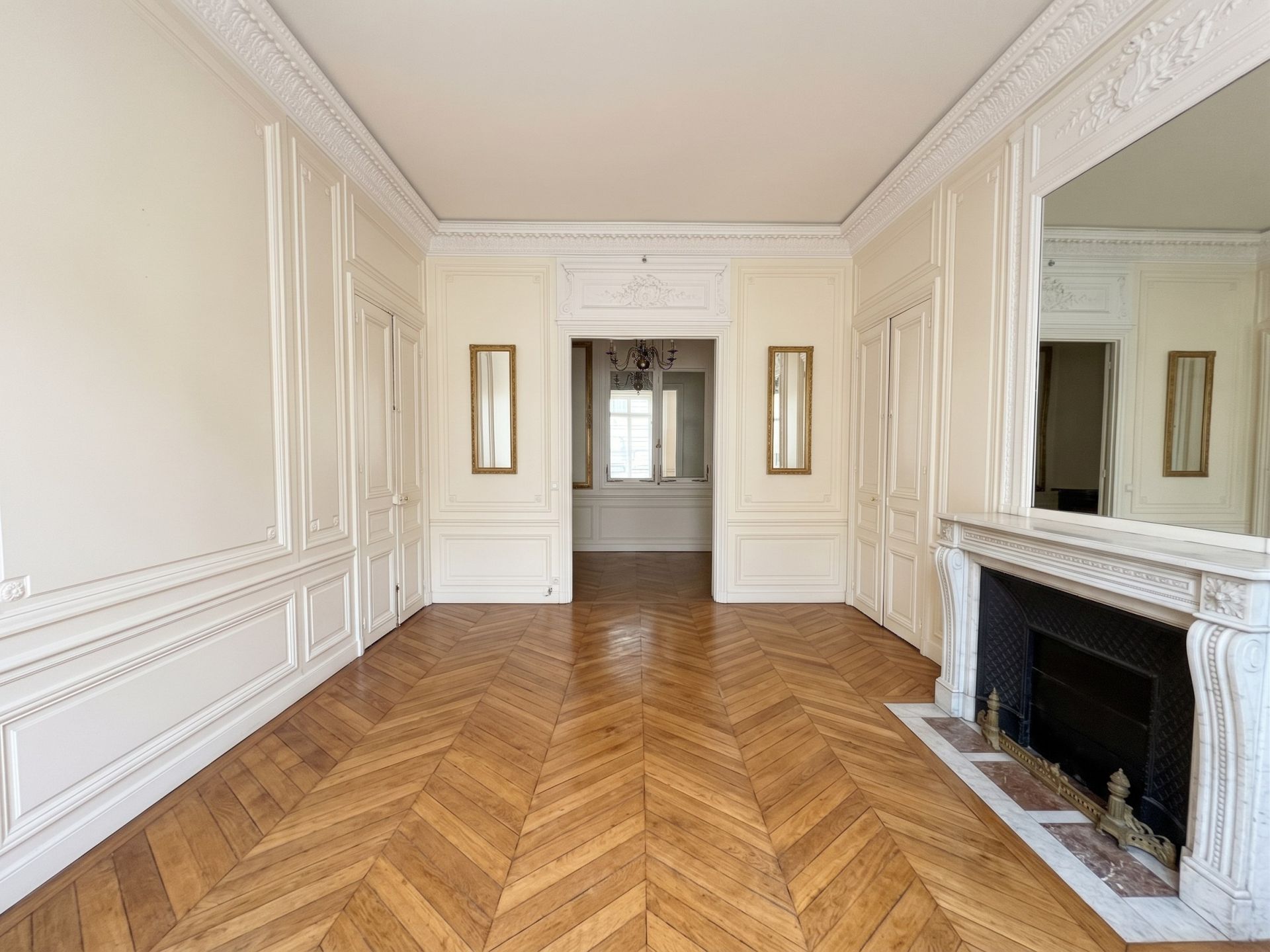 luxury apartment 3 Rooms for sale on PARIS (75002)