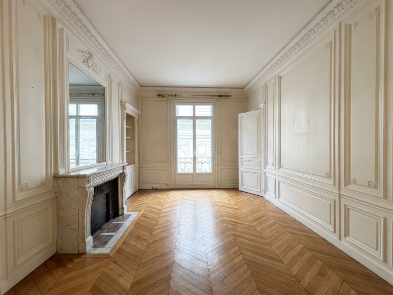 luxury apartment 3 Rooms for sale on PARIS (75002)