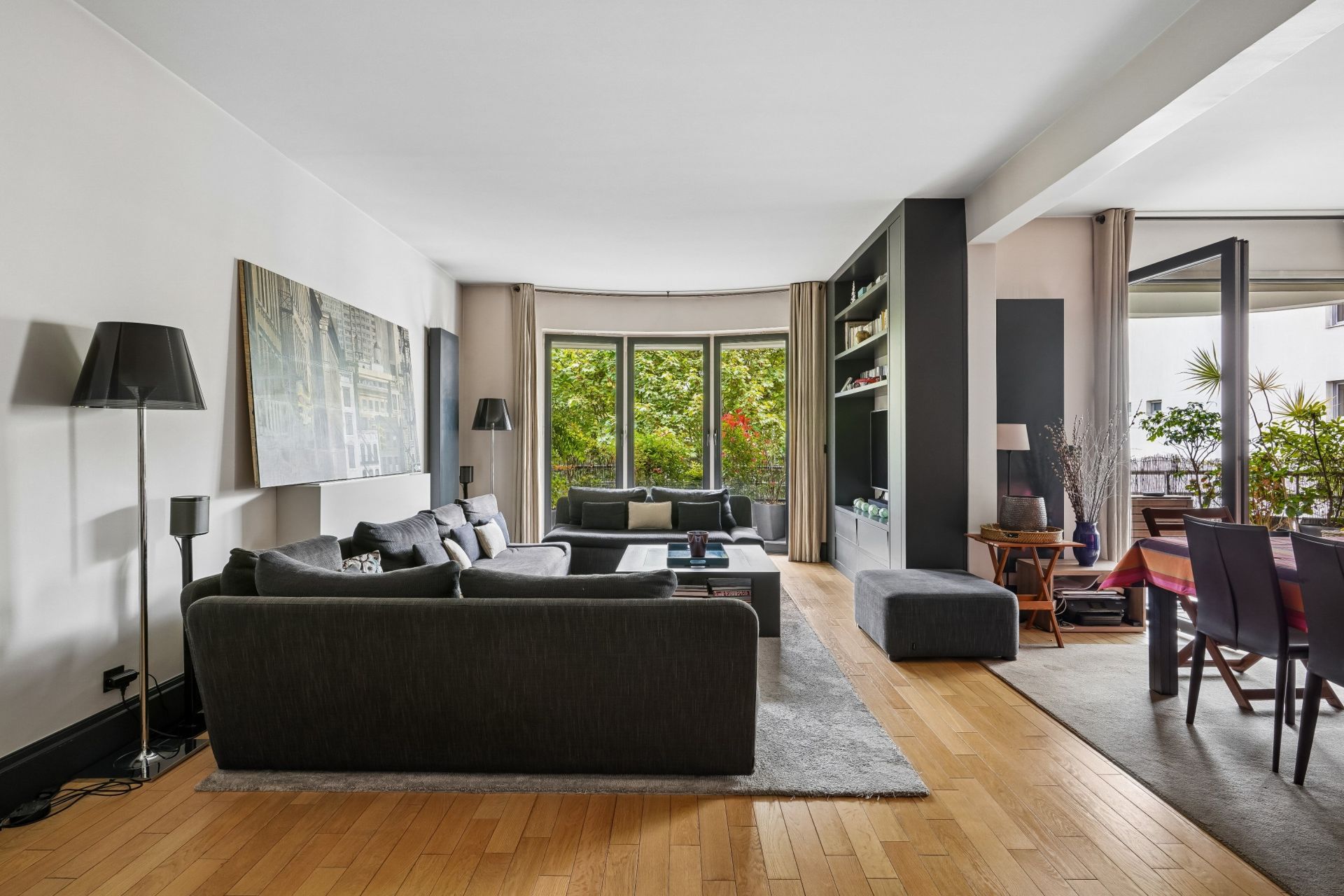luxury apartment 5 Rooms for sale on NEUILLY SUR SEINE (92200)
