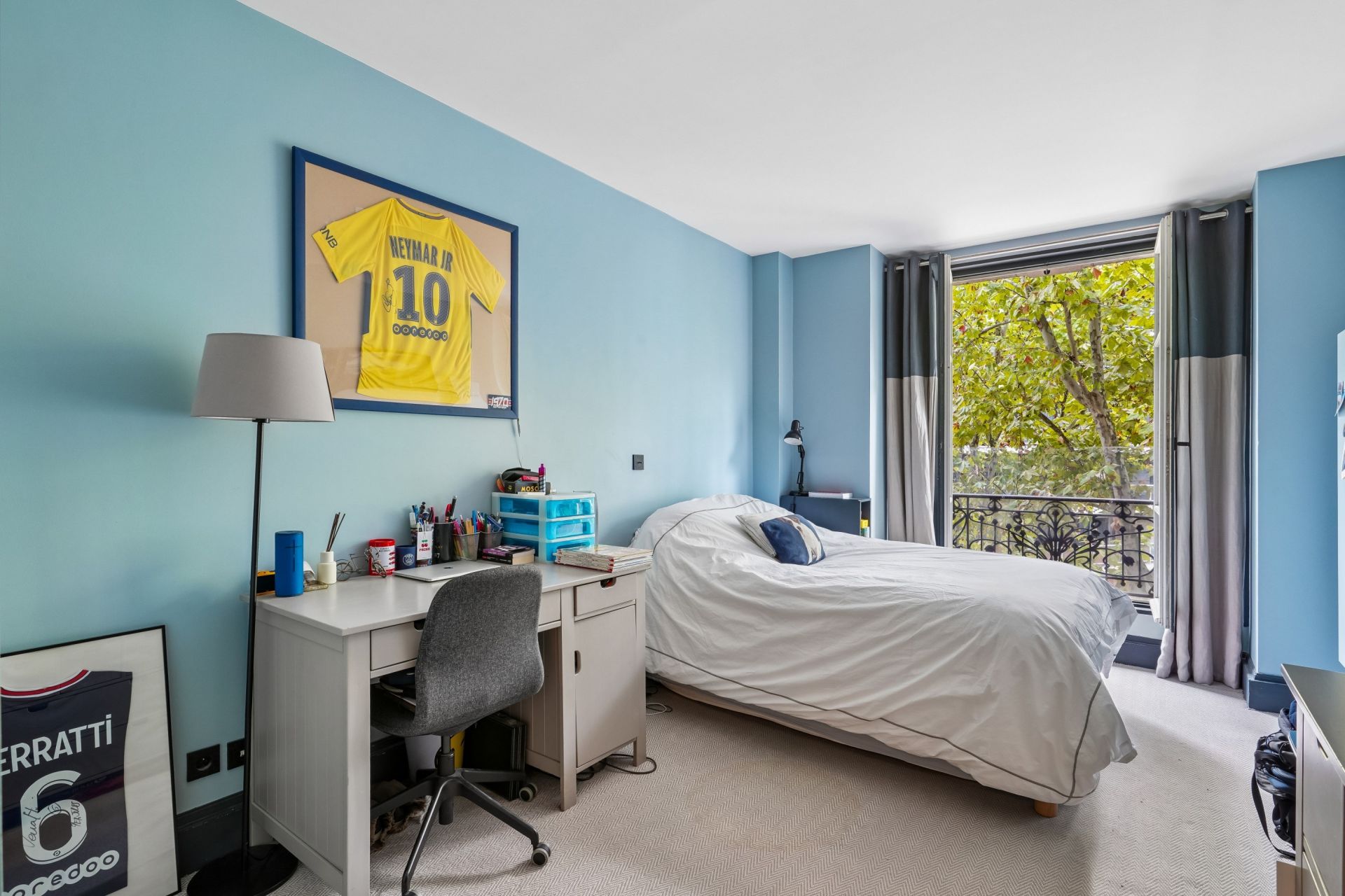 luxury apartment 5 Rooms for sale on NEUILLY SUR SEINE (92200)
