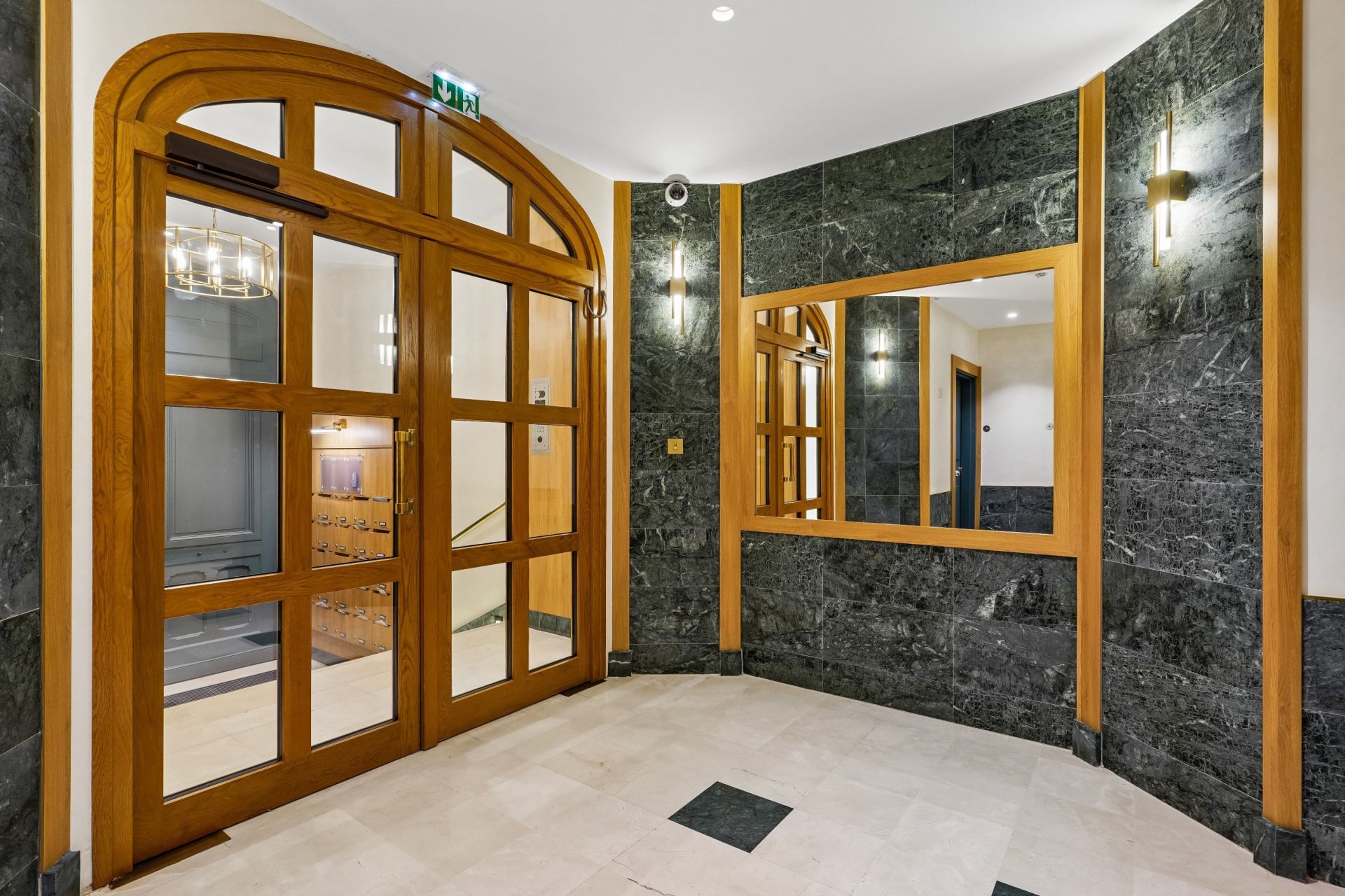 luxury apartment 5 Rooms for sale on NEUILLY SUR SEINE (92200)