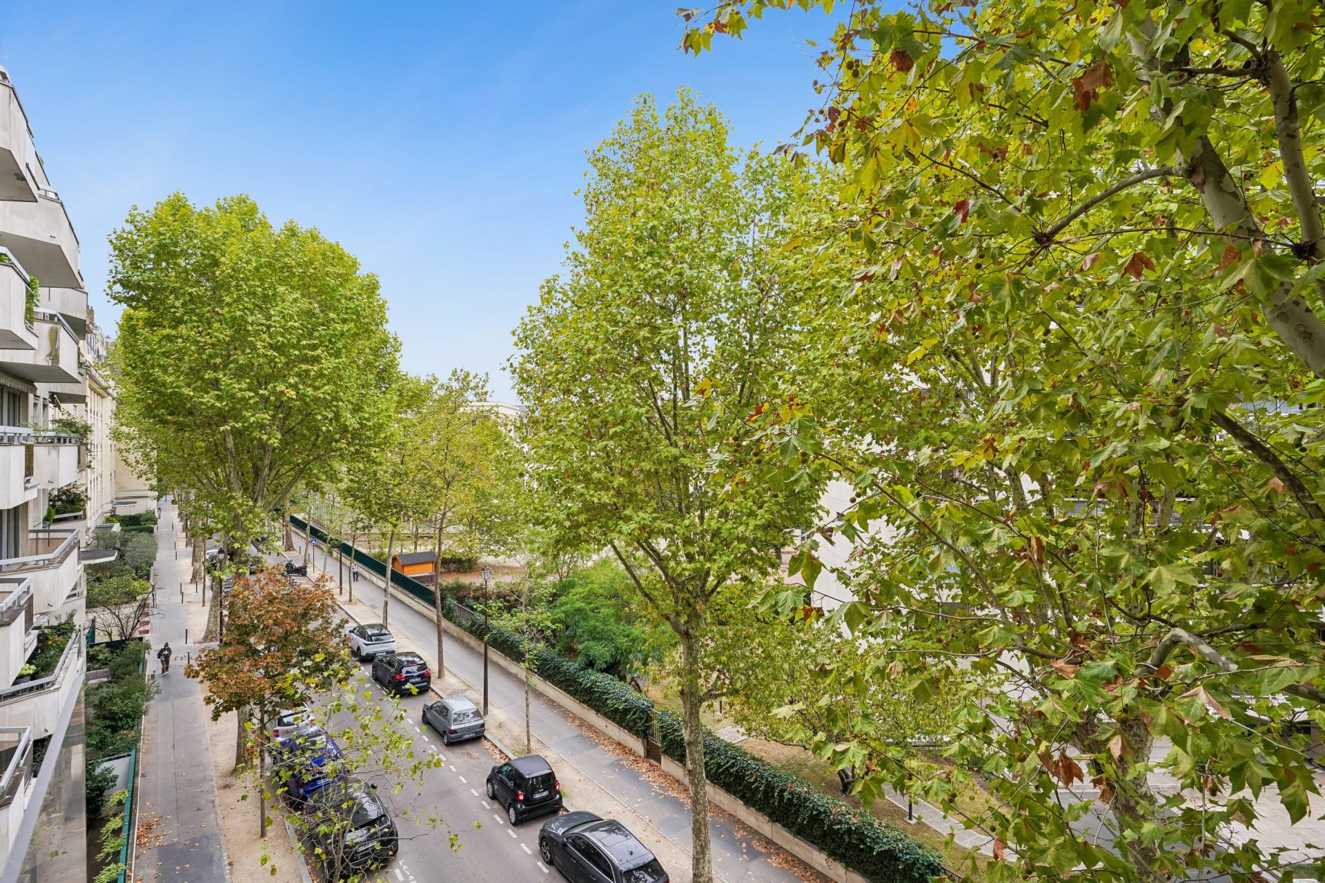luxury apartment 5 Rooms for sale on NEUILLY SUR SEINE (92200)