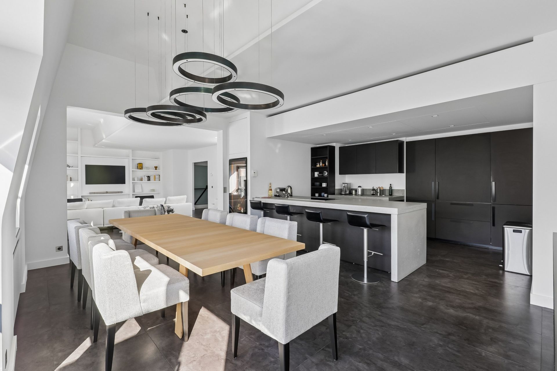luxury apartment 4 Rooms for sale on PARIS (75016)