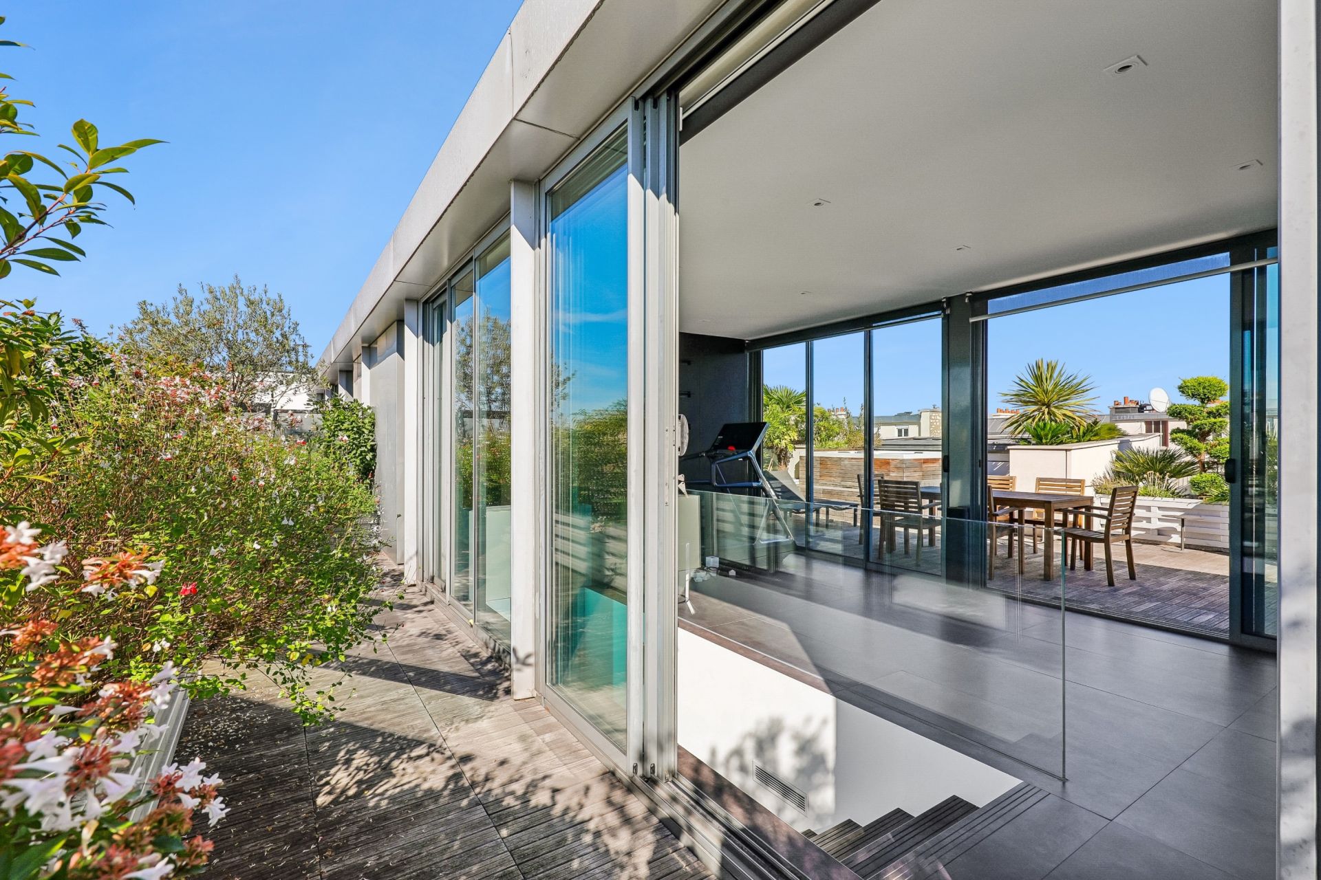 luxury apartment 4 Rooms for sale on PARIS (75016)