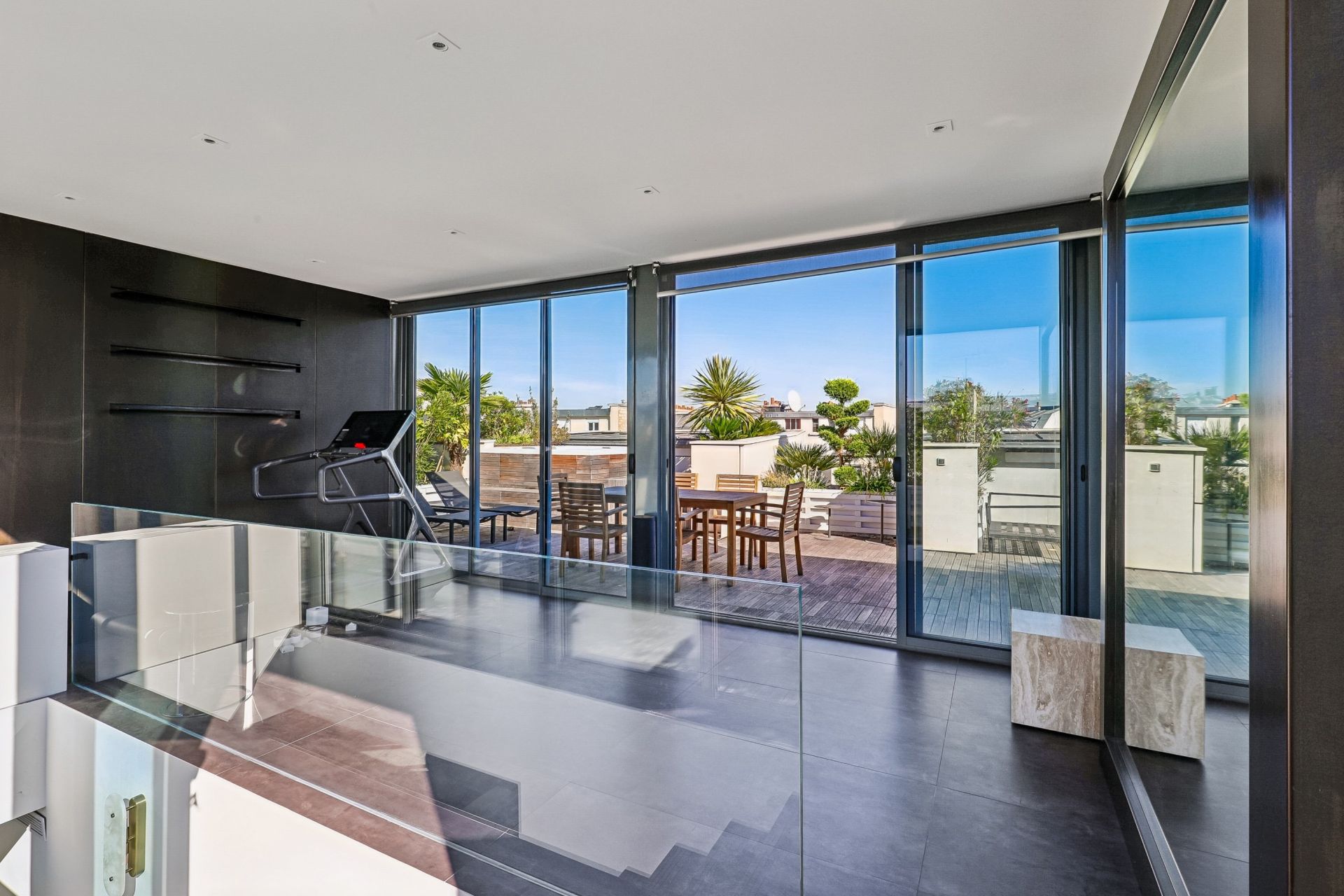 luxury apartment 4 Rooms for sale on PARIS (75016)