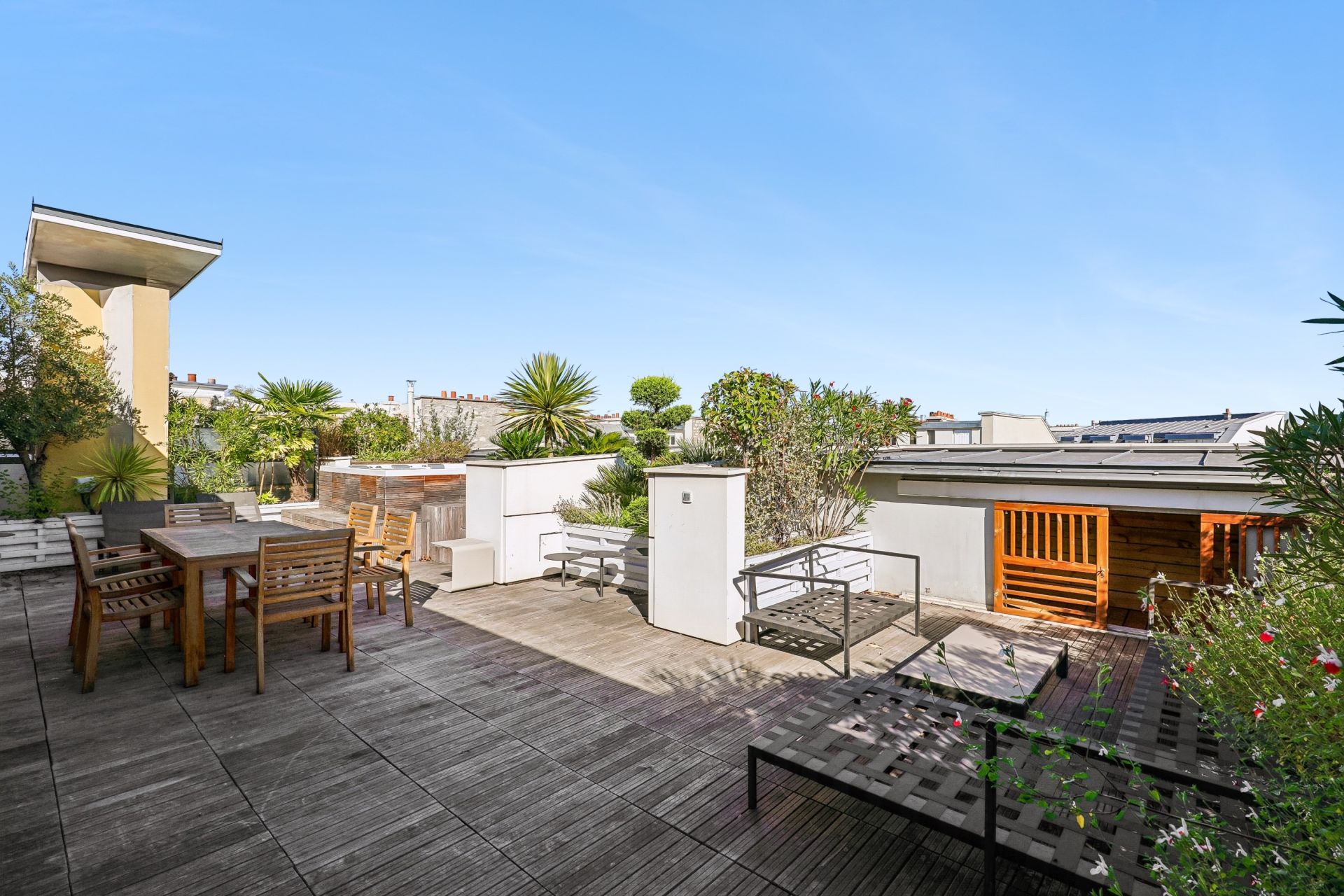 luxury apartment 4 Rooms for sale on PARIS (75016)