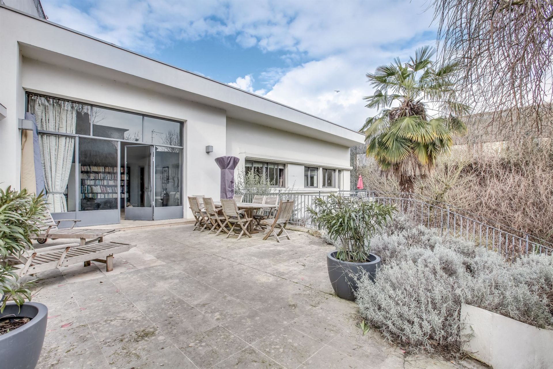 luxury house 11 rooms for sale on ST CLOUD (92210) Sale Luxury house 11 rooms 6 bedrooms St Cloud (92210)