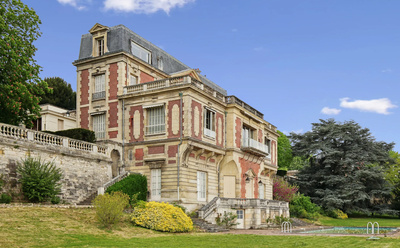 Le Pavillon de la Reine à Saint-Germain-en-Laye : un joyau historique vendu par Paris Ouest Sotheby’s International Realty